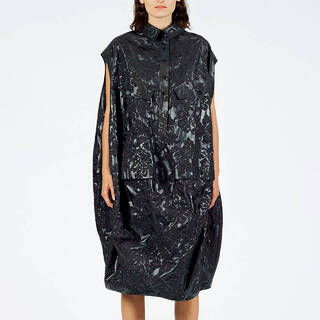 Balenciaga представил платье в виде огромного черного пакета - фото, – ТСН, новости 1+1 — Общество