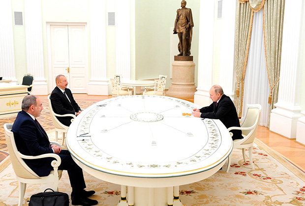 Трехсторонние переговоры по Карабаху в Москве