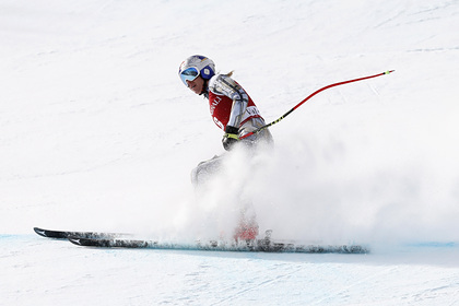Чешская горнолыжница на высокой скорости протаранила ограждения