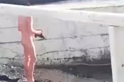 Оголившийся на пляже Сочи россиянин попал на видео и возмутил местных жителей