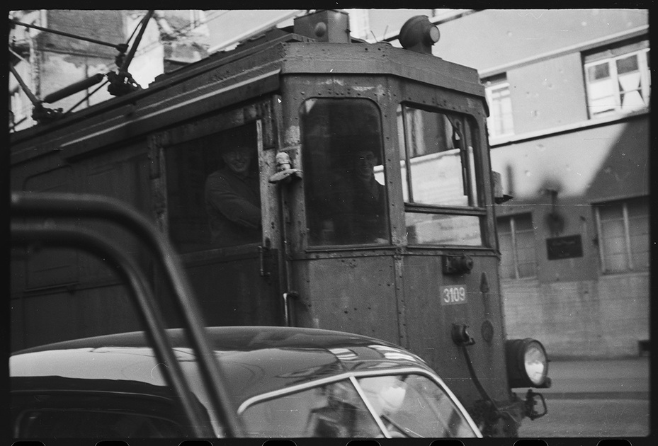 Трамвай в послевоенном Кельне. Германия, 1945-1950 годы.