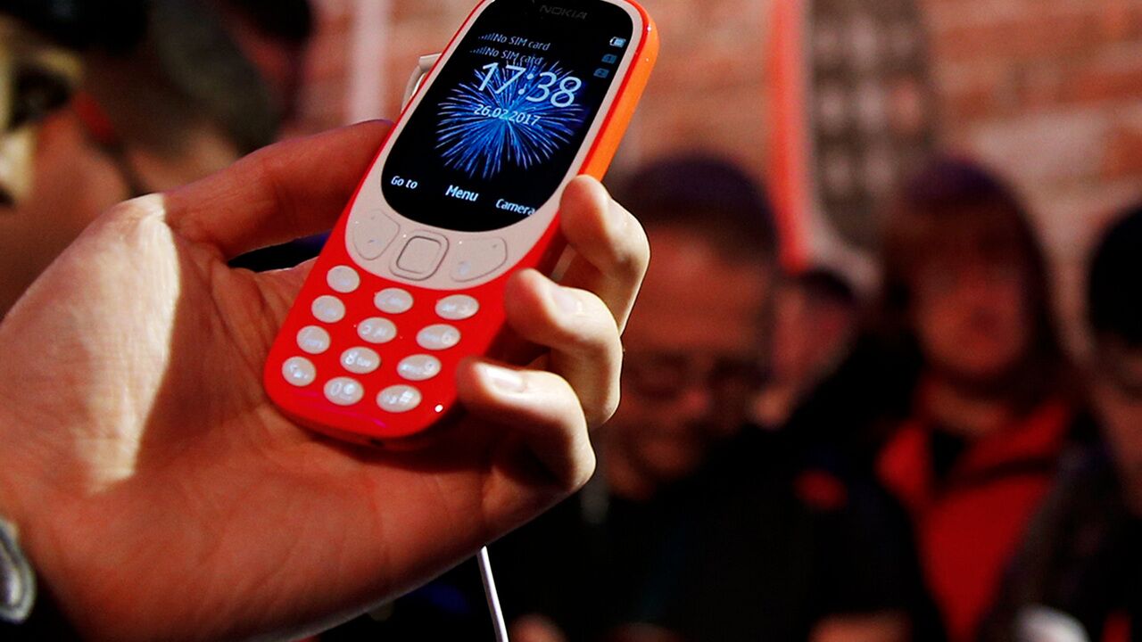 Взорвавшийся Nokia 3310 травмировал школьника: Гаджеты: Наука и техника:  Lenta.ru