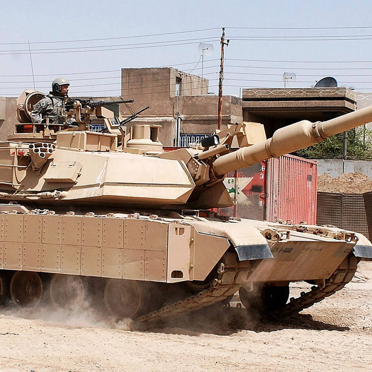     M1 Abrams      Lentaru