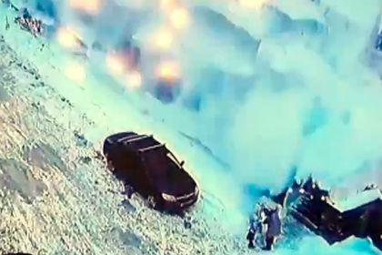 Снег с крыши морга обрушился на россиянок и попал на видео