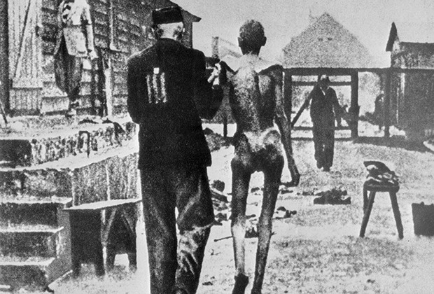 Узники фашистского концентрационного лагеря Аушвиц-Биркенау (Освенцим), 1943 год