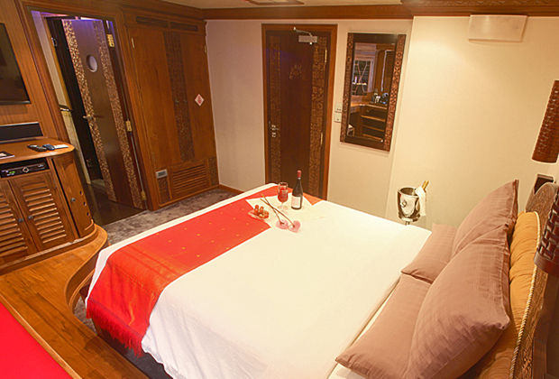 Отель Dhaainkan’baa Luxury Yacht