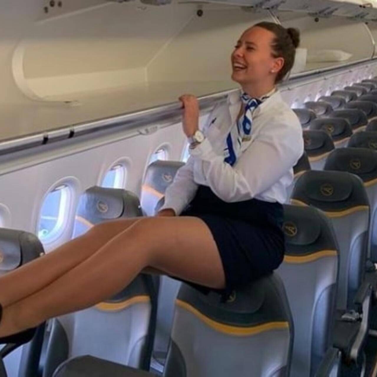 Сексуальные стюардессы. (11 фото) 🔥 Прикольные картинки и юмор