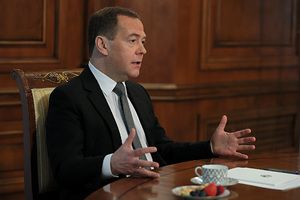 Медведев допустил отключение России от мирового интернета Навальный, договор с США и прививка от коронавируса: главное в интервью замглавы Совбеза