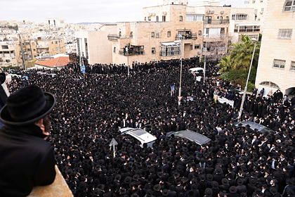 10 тысяч евреев собрались на похороны в нарушение карантина