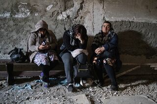 Жительницы города Шуша в подвале во время воздушной тревоги
