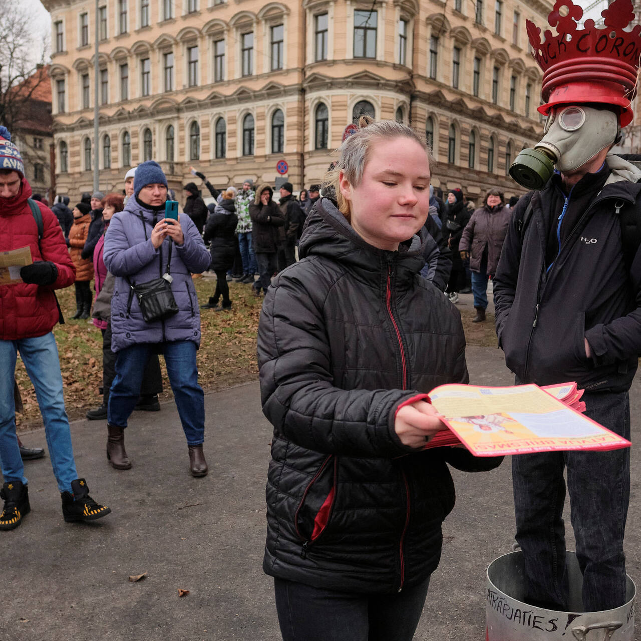 Народ просто задолбался» Латвия не справляется с коронавирусом и  недовольными гражданами. Почему она винит в этом Россию?: Прибалтика:  Бывший СССР: Lenta.ru