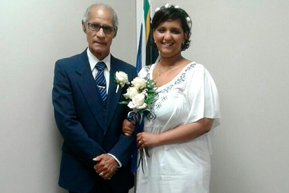 Студентка вышла замуж за 80-летнего мужчину