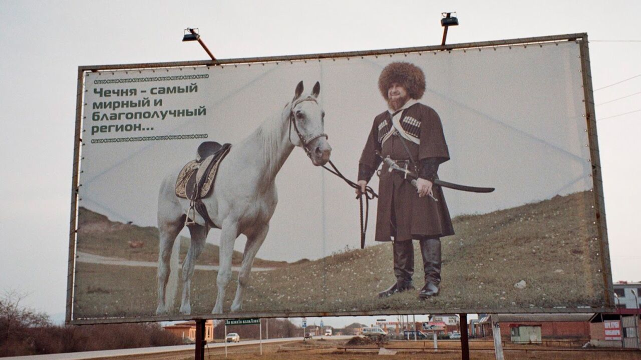 «Нас там никто не ждал» Гордые горцы, дома-монстры и страшный туман. Что  таит от туристов Северный Кавказ?: Фото: Россия: Путешествия: Lenta.ru