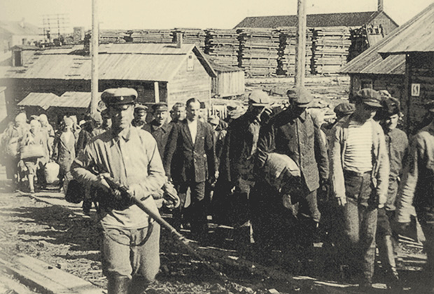 Заключенные в Соловецком лагере