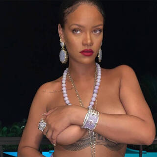 ХАКЕРЫ ОПУБЛИКОВАЛИ ИНТИМНОЕ ФОТО Рианны(Rihanna)(БЕЗ ЦЕНЗУРЫ)