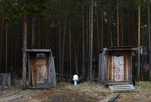 Туалеты коренного народа ханты в Нижневартовском районе Ханты-Мансийского округа