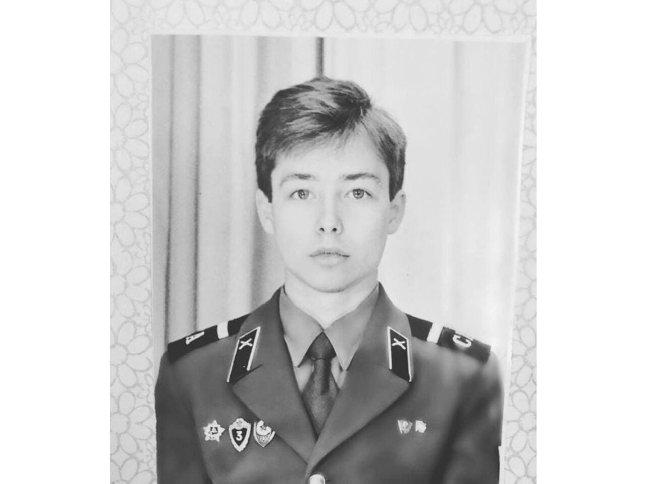 Сергей Зверев в молодости в армии