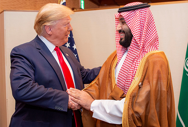Наследный принц Саудовской Аравии Мухаммед бин Салман и экс-президент США Дональд Трамп на саммите стран G20 в Японии