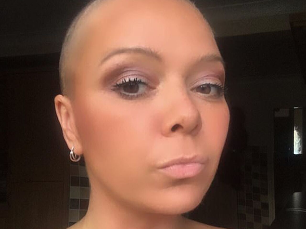 Женщина два года растила волосы после рака и лишилась их из-за оплошности  детей: Внешний вид: Ценности: Lenta.ru