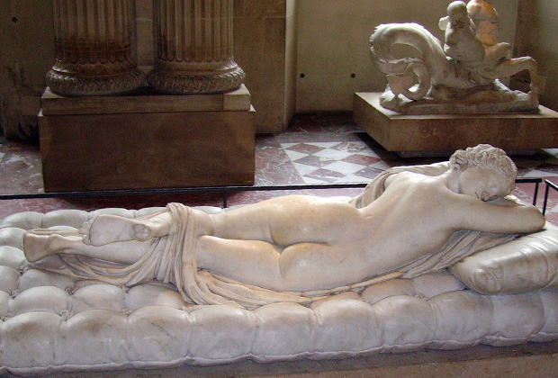 Спящий Гермафродит — римская копия древнегреческой статуи II века до нашей эры