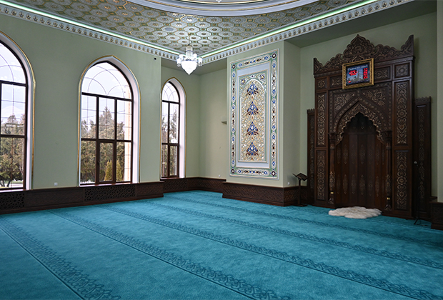 Интерьеры мечети храмового комплекса
