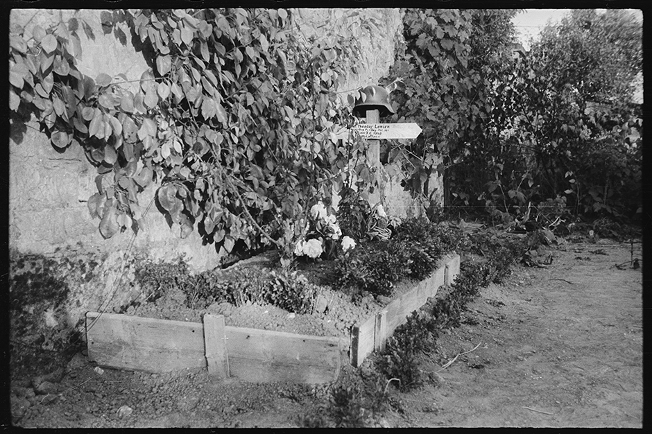 Могила немецкого ефрейтора Теодора Лониена, погибшего 7 июня. Лафоо, Франция, 1940 год.