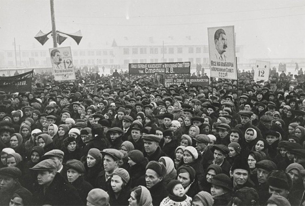 Митинг перед выборами в Верховный Совет СССР. 6 декабря 1937 год