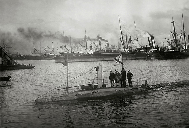 «Дельфин» в Кронштадте до модернизации. 1903 год
