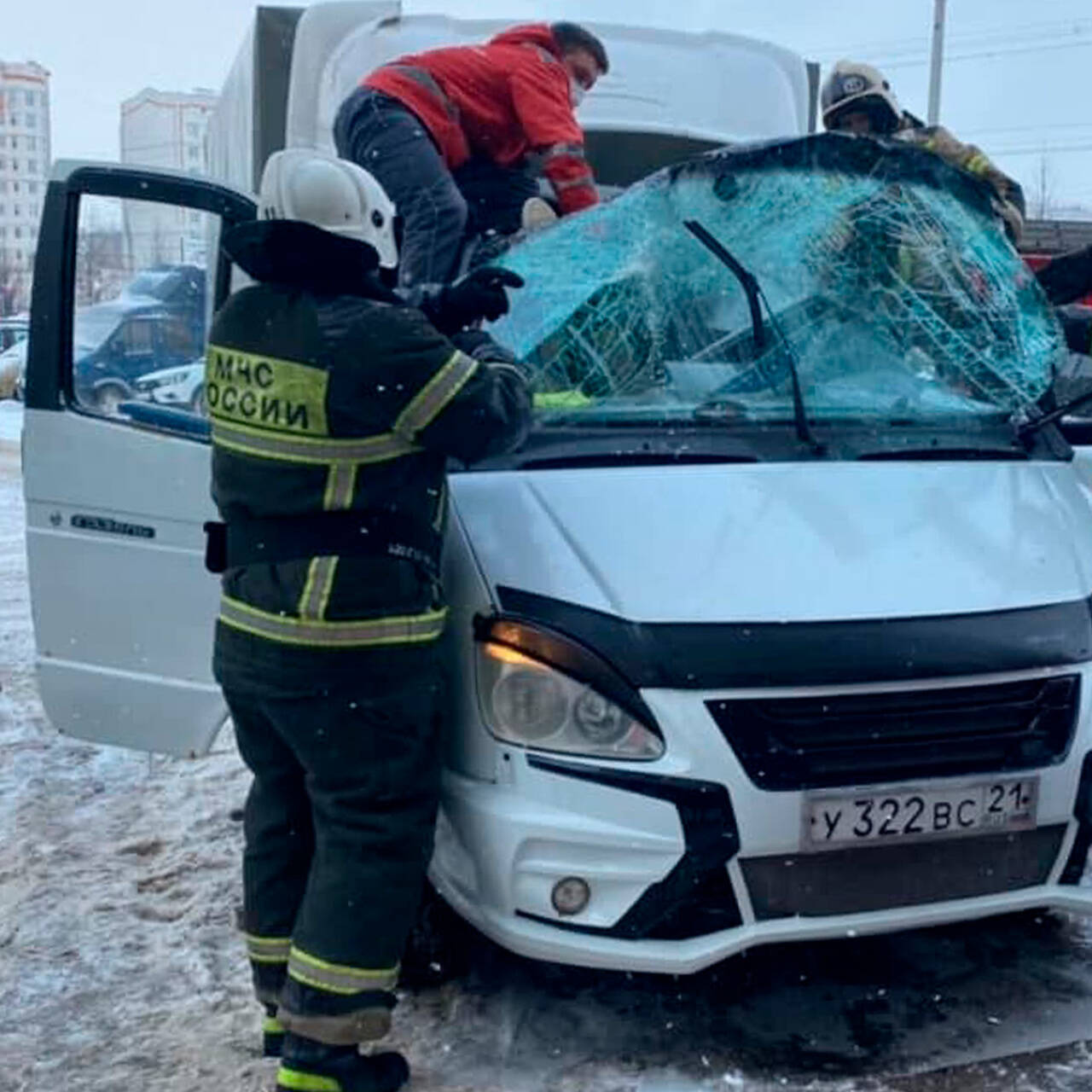 Выпавший с 25-го этажа школьник пришел в сознание и произнес первые слова:  Общество: Россия: Lenta.ru