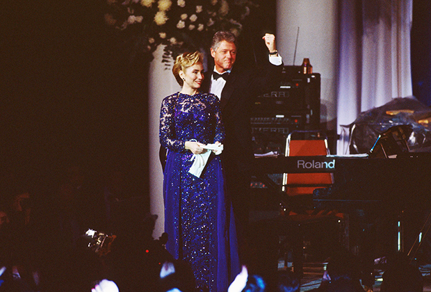 Хиллари и Билл Клинтон на балу в честь инаугурации, Вашингтон, 1993 год