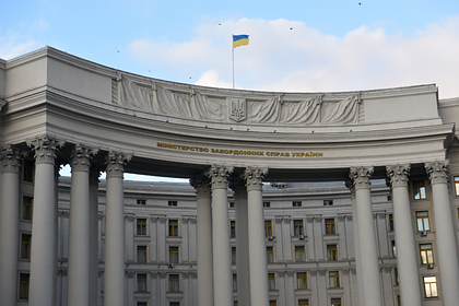 МИД Украины отказался признавать указ о запрете владения землей в Крыму