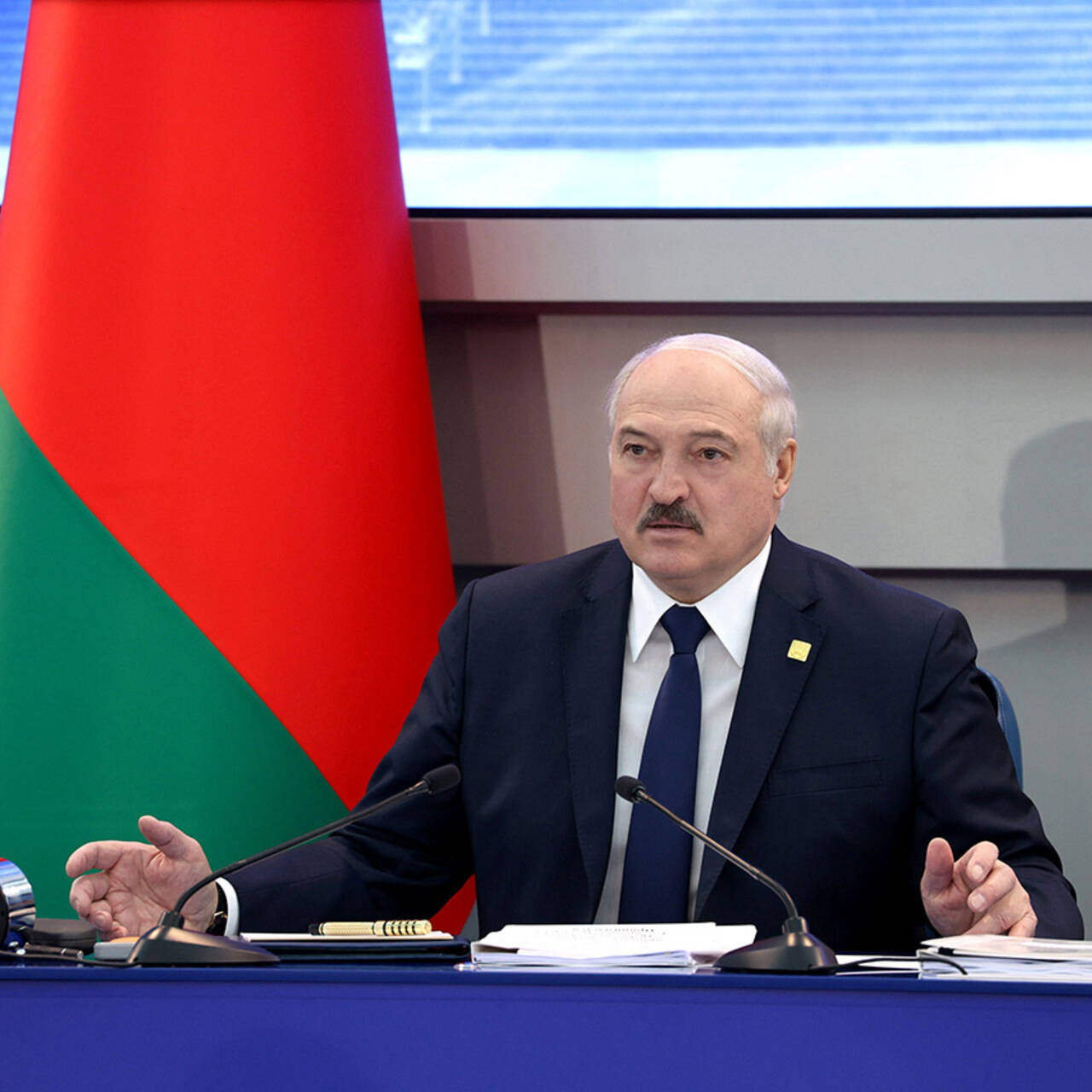 Фото Лукашенко С Бчб Флагом