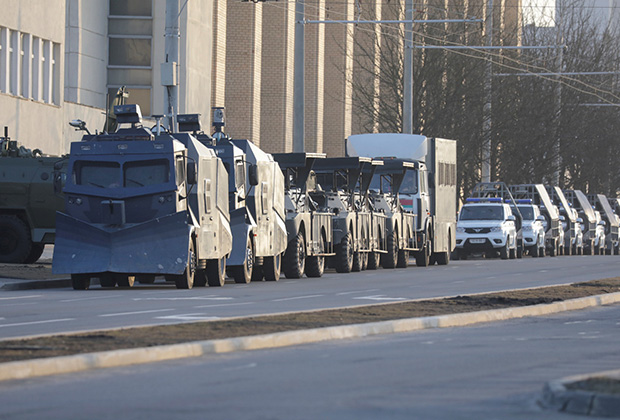 Спецтехника на улицах Минска, 25 марта