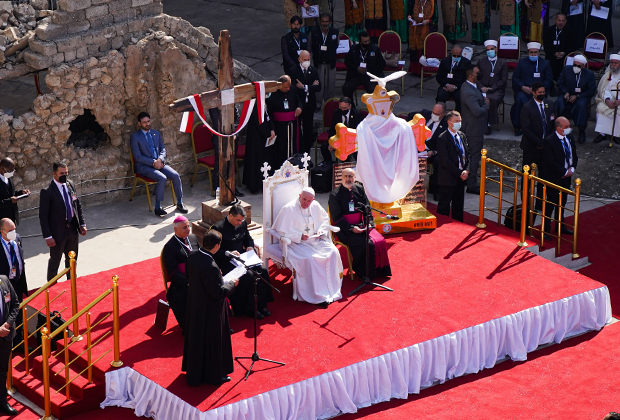 Папа римский Франциск на площади Четырех церквей в Мосуле