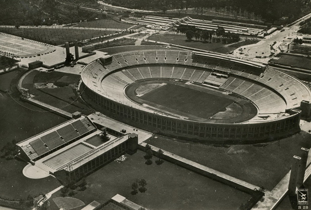 Олимпийский стадион в Берлине. Вид с дирижабля «Гинденбург»