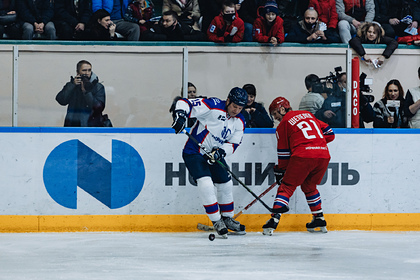 Легенды хоккея собрали три миллиона рублей для норильских спортшкол
