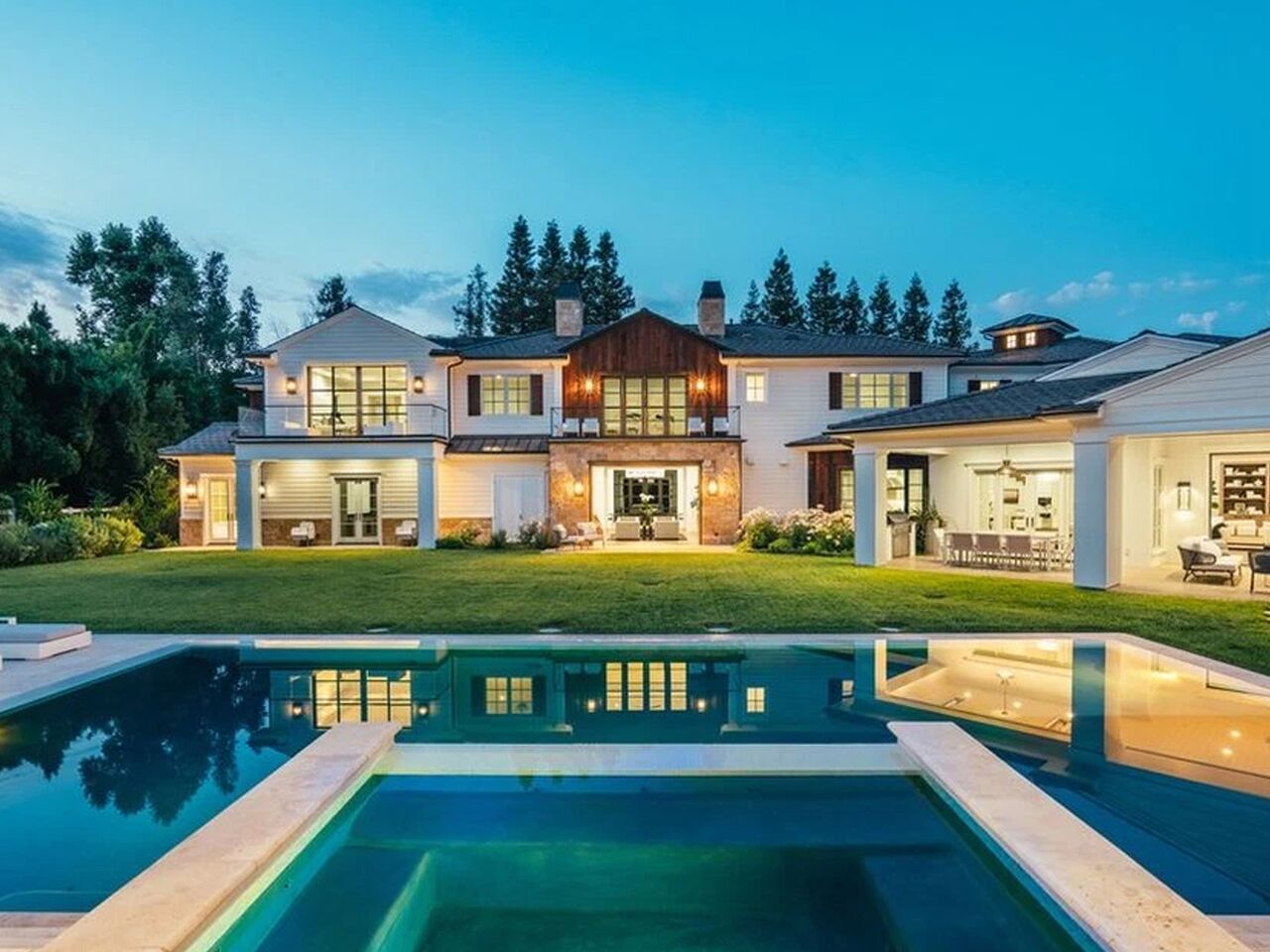 В Голливуде за $21 миллион продают бывший дом Мадонны. Смотрите, как он выглядит
