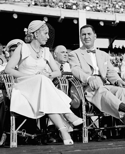 39-й и 41-й президент Хуан Перон с супругой Эвой, 1951 год