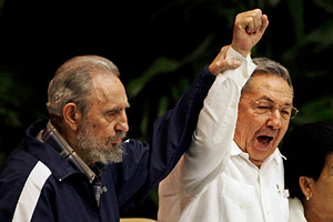 Кубинские старцы Фидель и Рауль Кастро правили Кубой больше 60 лет. Как заканчивается их эпоха?