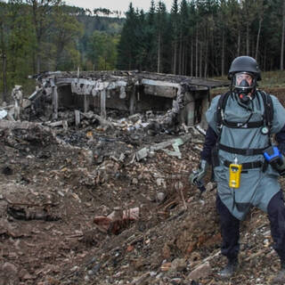 Последствия взрывов складов боеприпасов в Врбетице