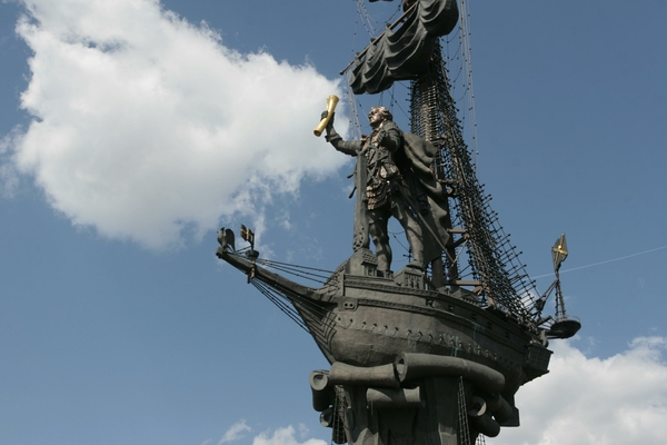 Памятник Петру I в Москве (работа скульптора Зураба Церетели)
