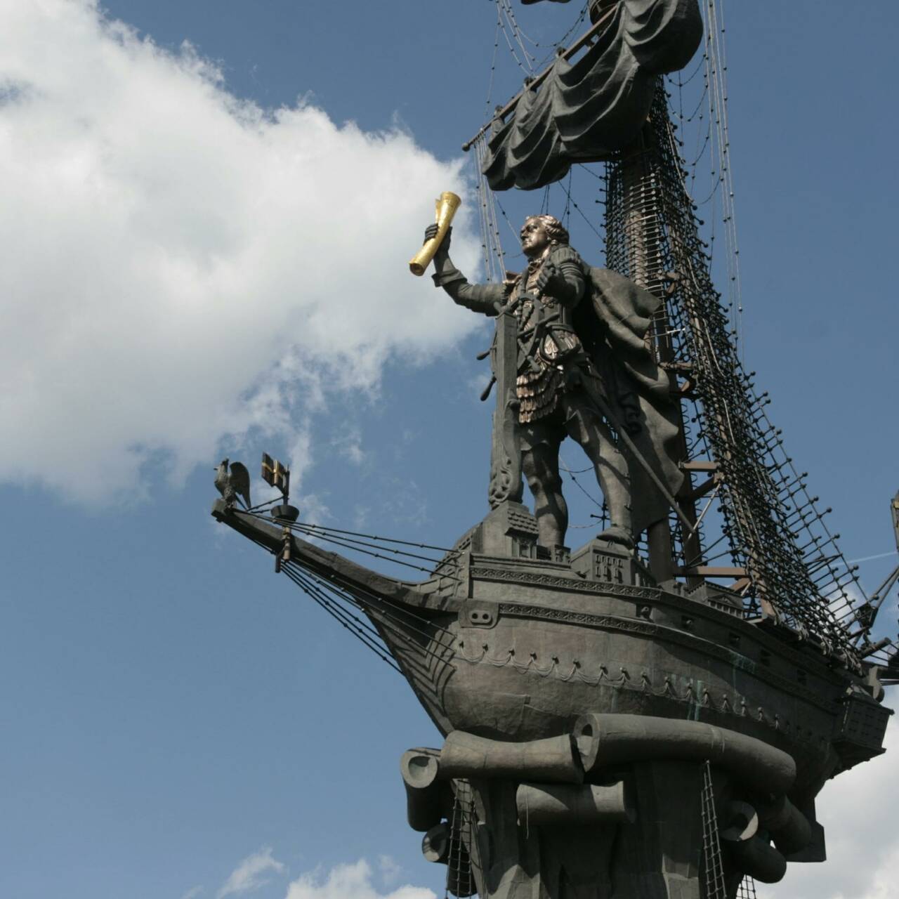 памятники церетели москве