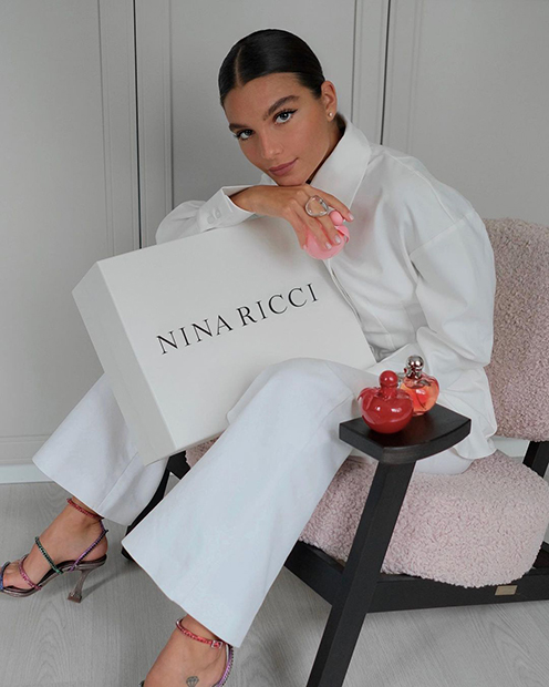 Журналист и блогер Мария Червоткина в рекламной кампании парфюма марки Nina Ricci
