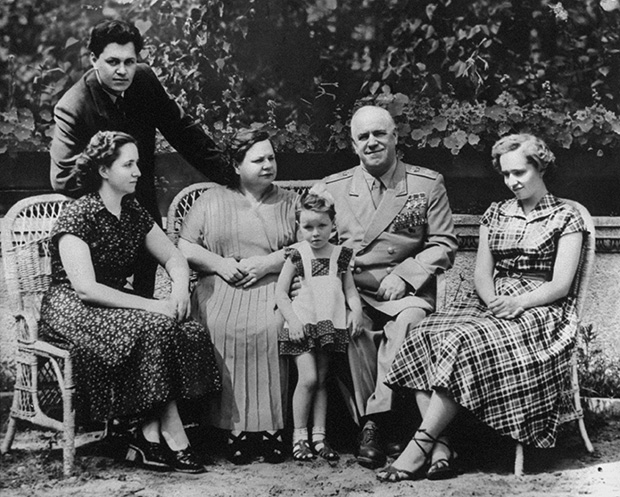 格奥尔基·朱可夫和他的家人
