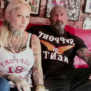 Забить на все: самая татуированная пара в мире отметила 68- и 75-летие