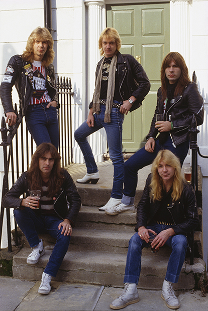Участники группы Iron Maiden в зауженных джинсах, 1982 год