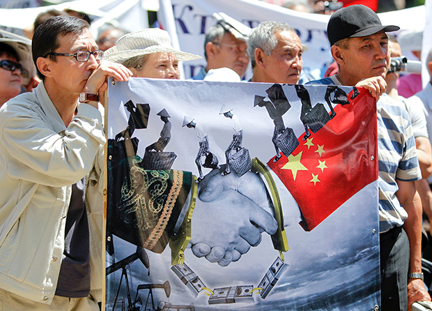 Протест против продажи казахстанских национальных ресурсов Китаю. Алматы, Казахстан, 2011 год