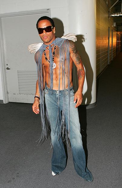 Ленни Кравиц в джинсах с низкой посадкой, 2004 год