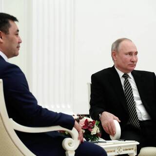 Садыр Жапаров и Владимир Путин