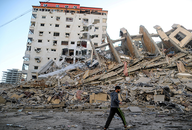 Руины здания в Газе, уничтоженного во время израильского удара